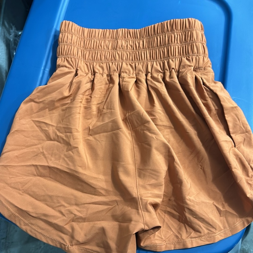 NWT Nike Training One High Rise 3 inch shorts in Rust Orange - S - Picture 5 of 6